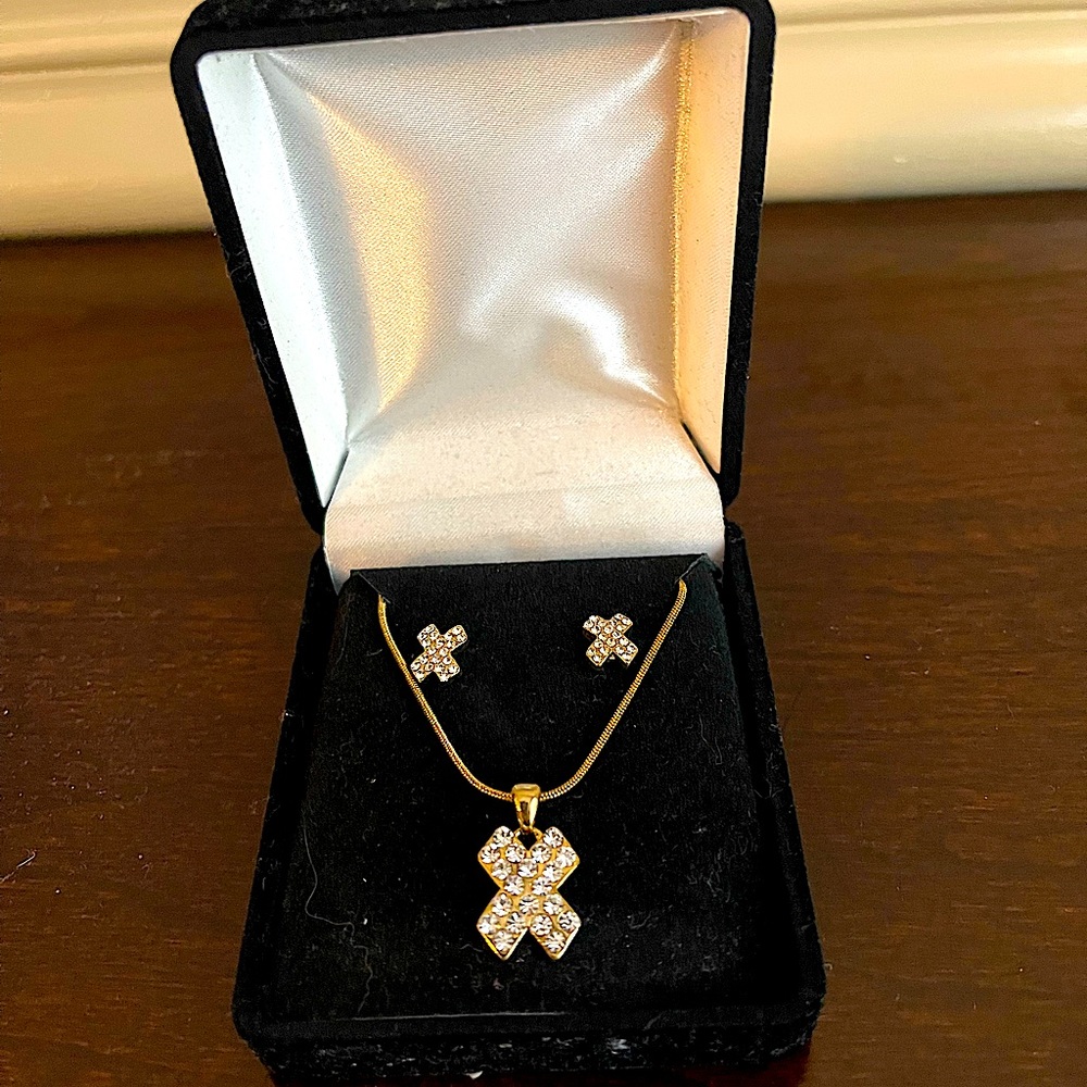 Never Worn, Necklace and Earring Set, Gold and Faux Diamond Xs